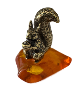 Белка с орешком 369416